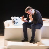 Bild von Christian Hempel im Theaterstück "Chinchilla Arschloch, waswas"